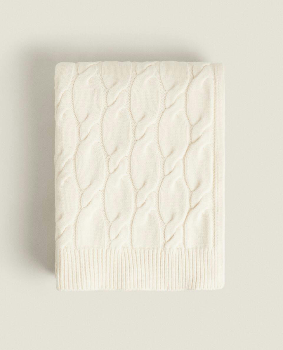 ELASTIC DESIGN BLANKET