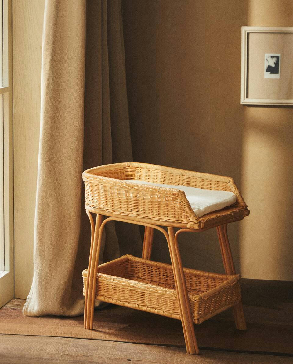 CHILDREN'S TOY CHANGING MAT