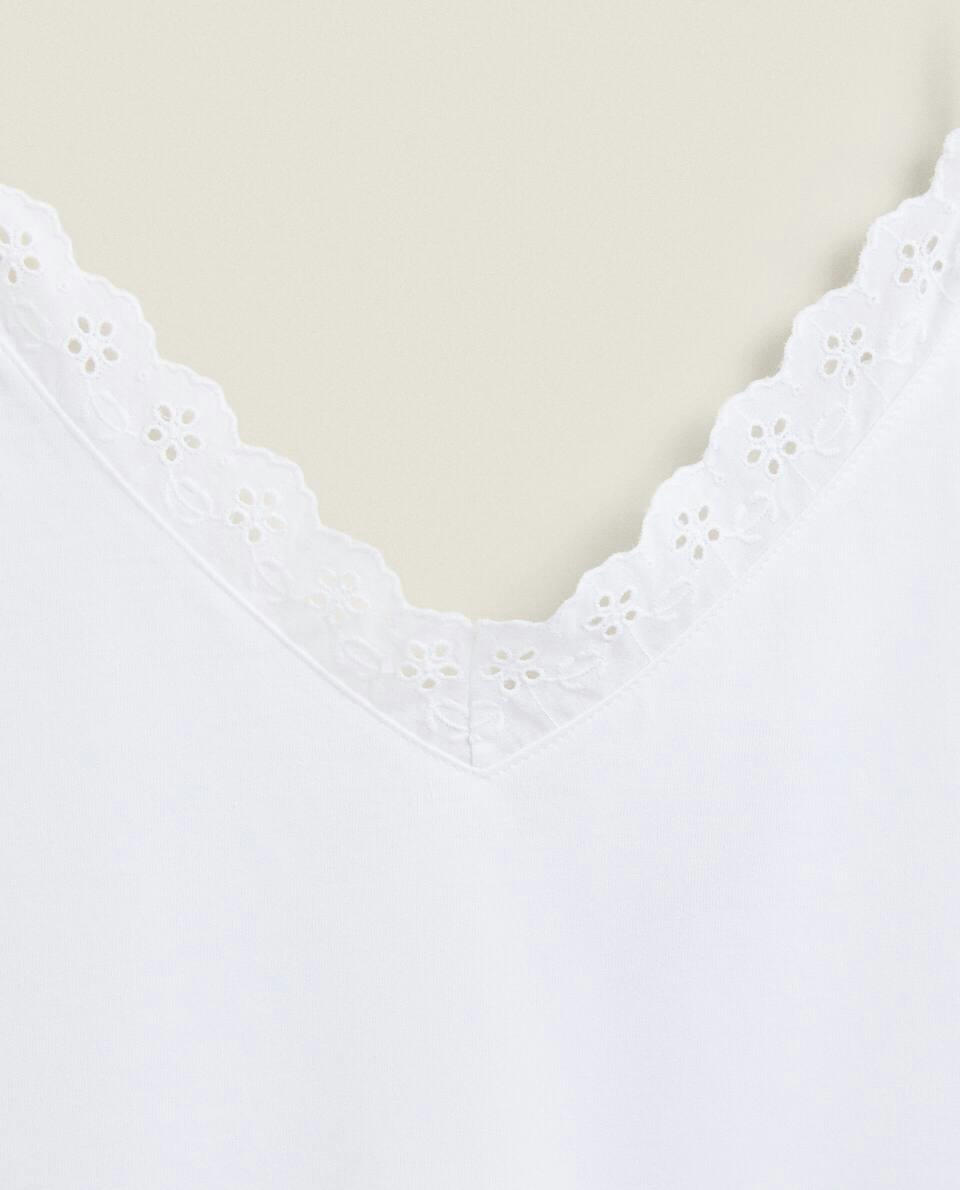 LACE TRIM TOP