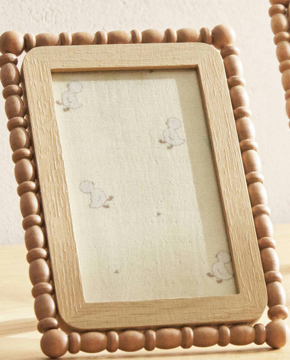 SMALL WOODEN PHOTO FRAME