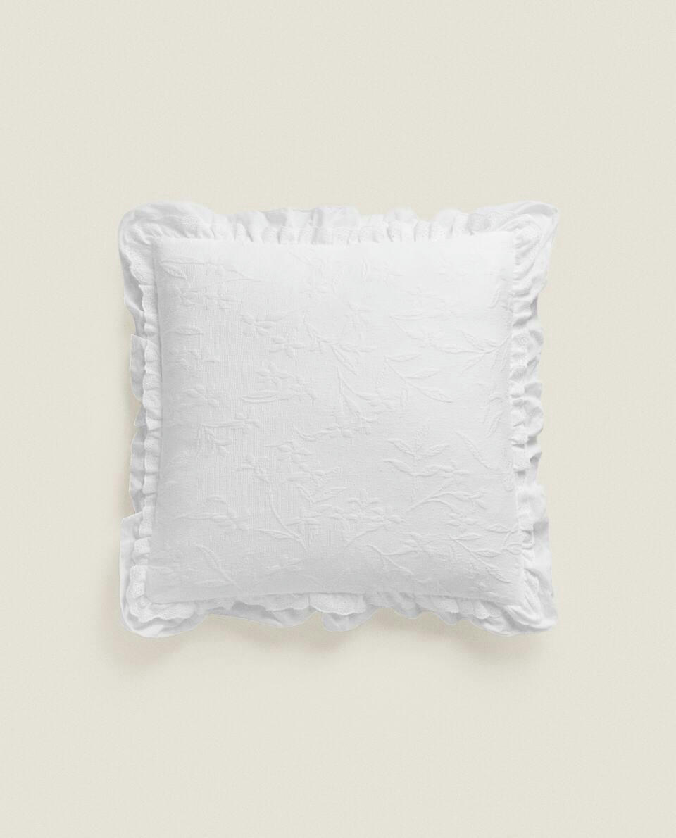 RUFFLE CUSHION COVER