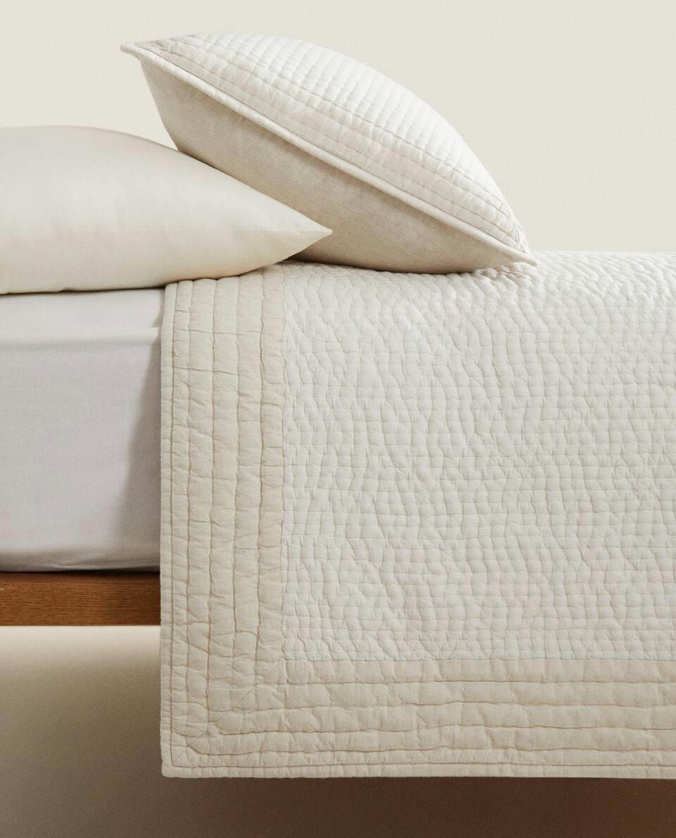 QUILTED LINEN QUILT