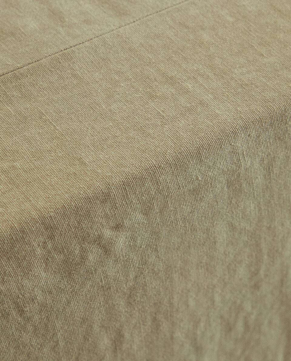 TABLECLOTH 01