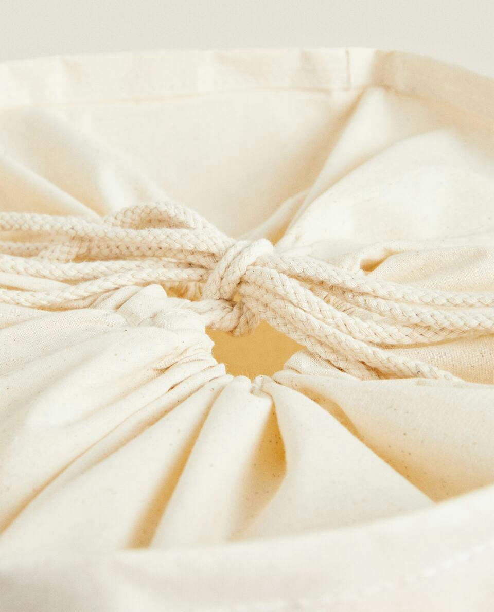 PEANUTS? BASKET WITH HANDLES