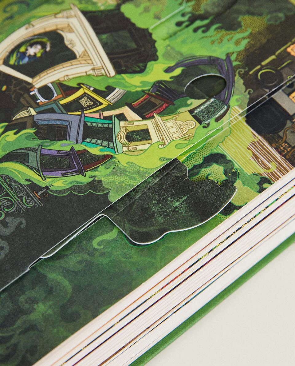 HARRY POTTER AND THE CHAMBER OF SECRETS BOOK