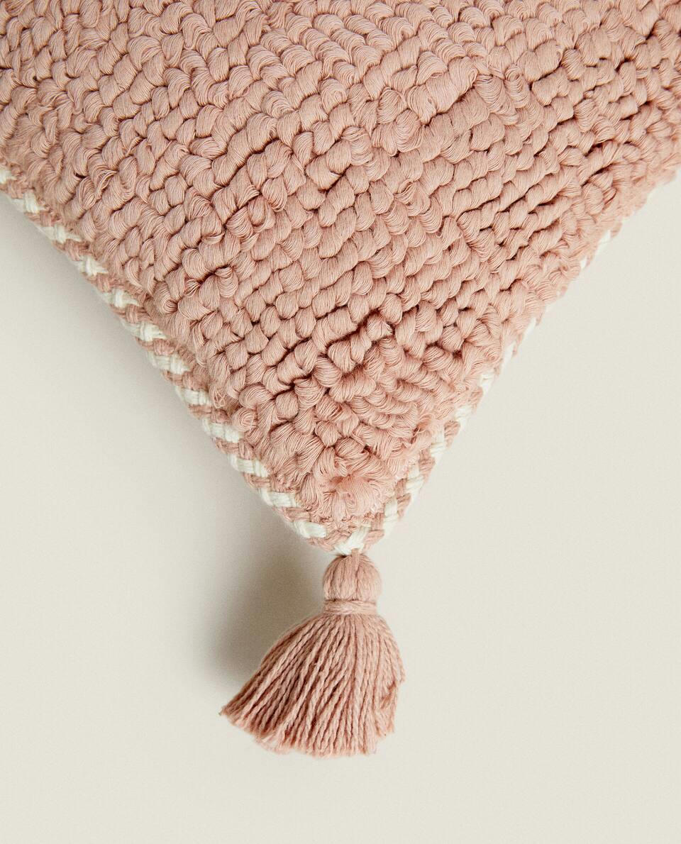 TASSEL CUSHION COVER