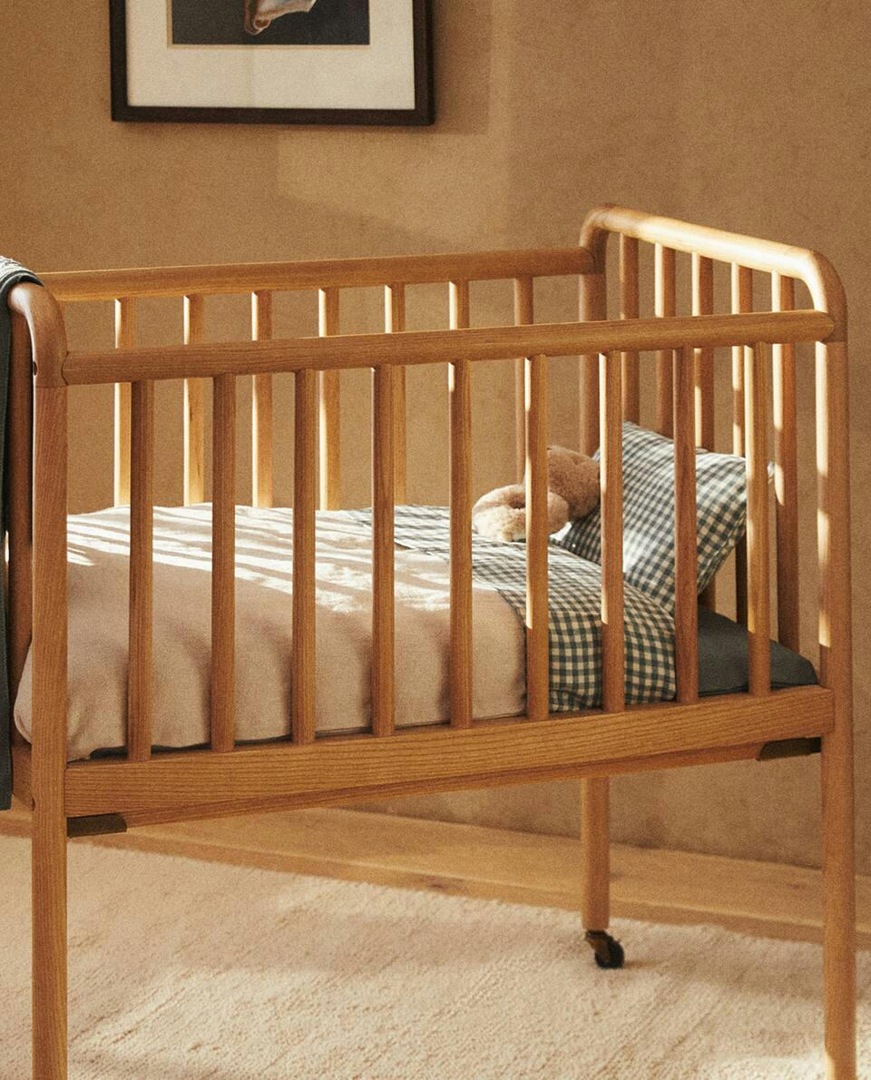 CHILDREN’S ASH WOOD MINI COT