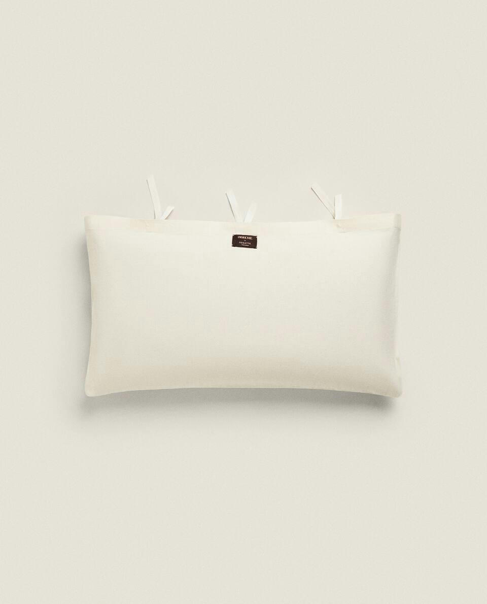 X áBBATTE ALPACA AND LINEN CUSHION