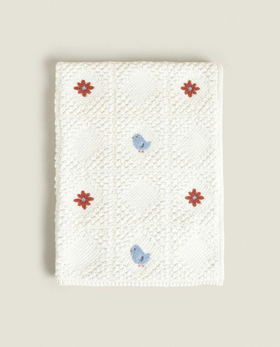 FLORAL CROCHET BLANKET