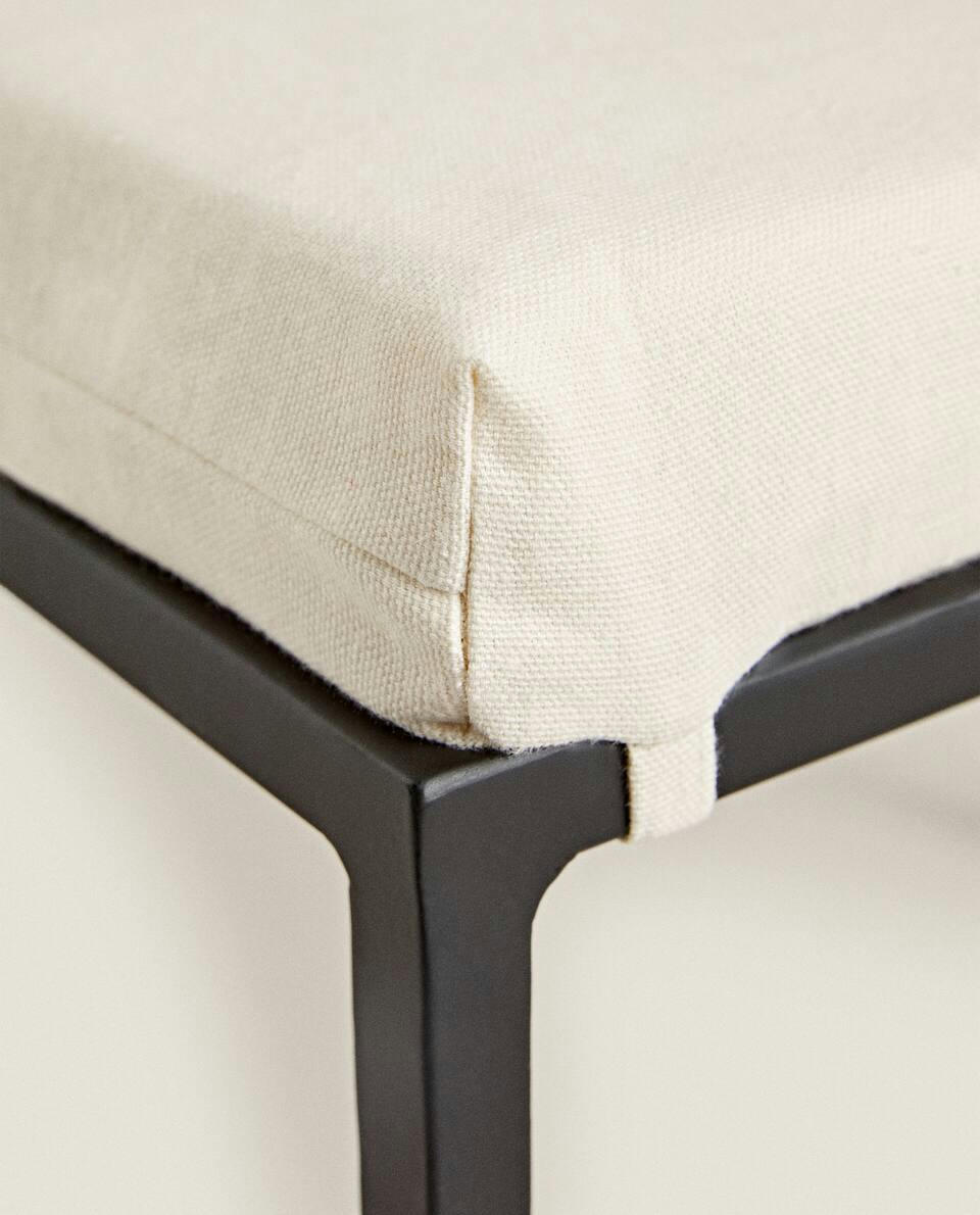 METAL STOOL WITH CUSHION