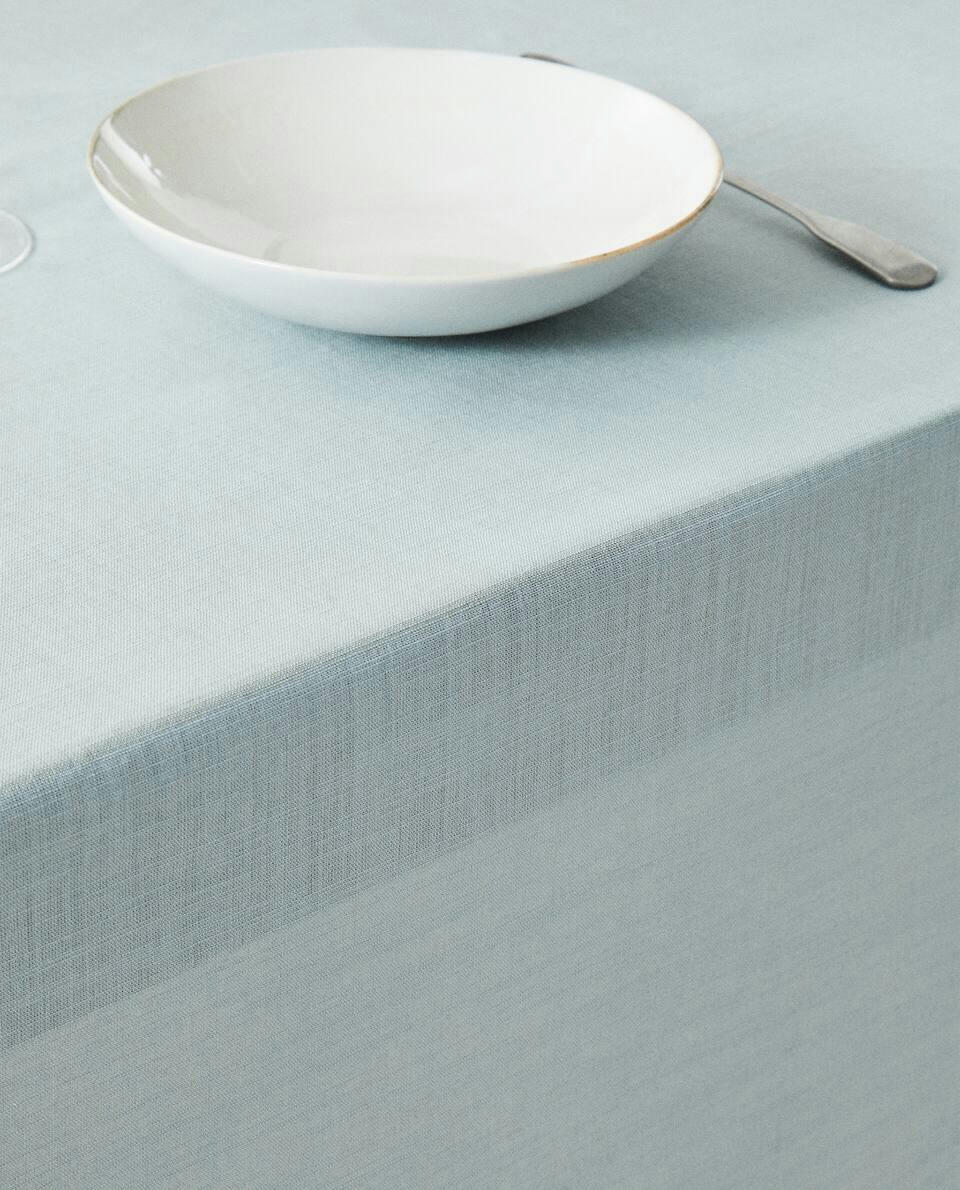 HEMSTITCHED TABLECLOTH