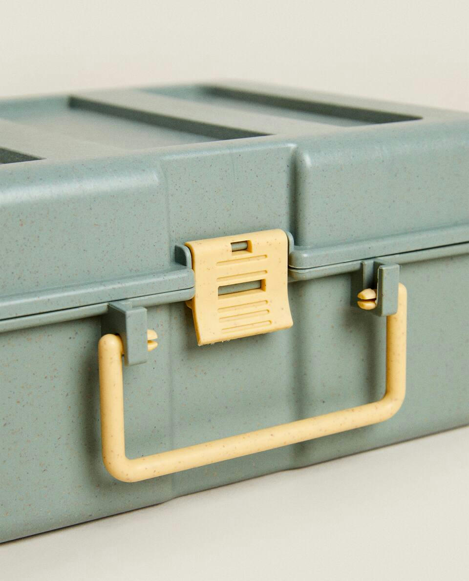 BRIEFCASE WITH HANDLE