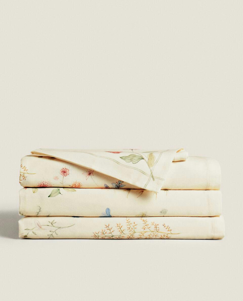 FLORAL PRINT TABLECLOTH
