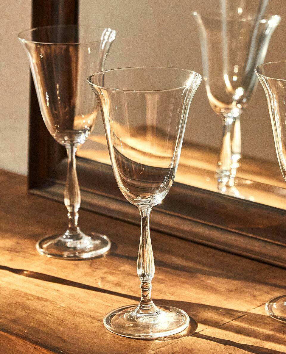 PLAIN CRYSTALLINE GLASS