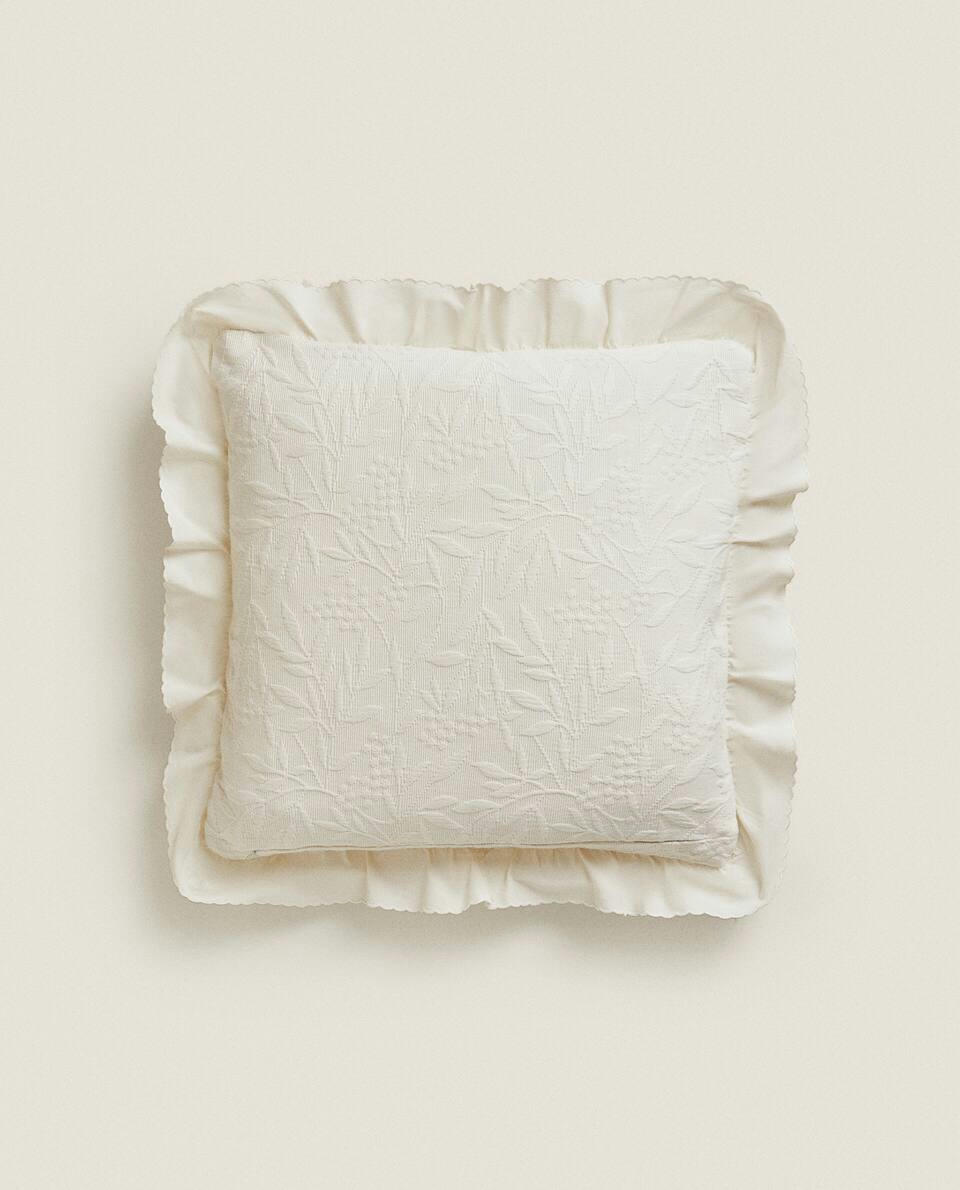 RUFFLE CUSHION COVER