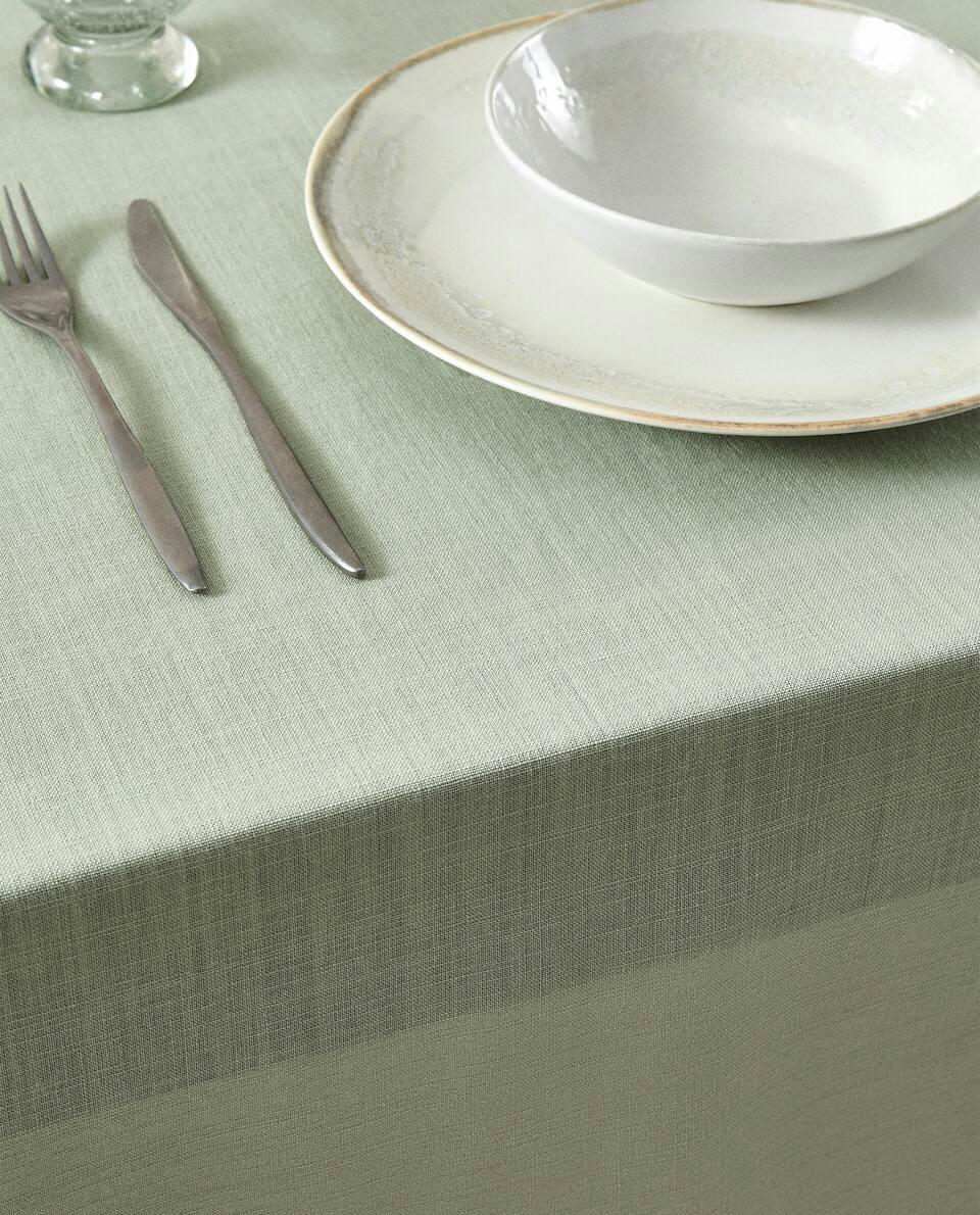 HEMSTITCHED TABLECLOTH