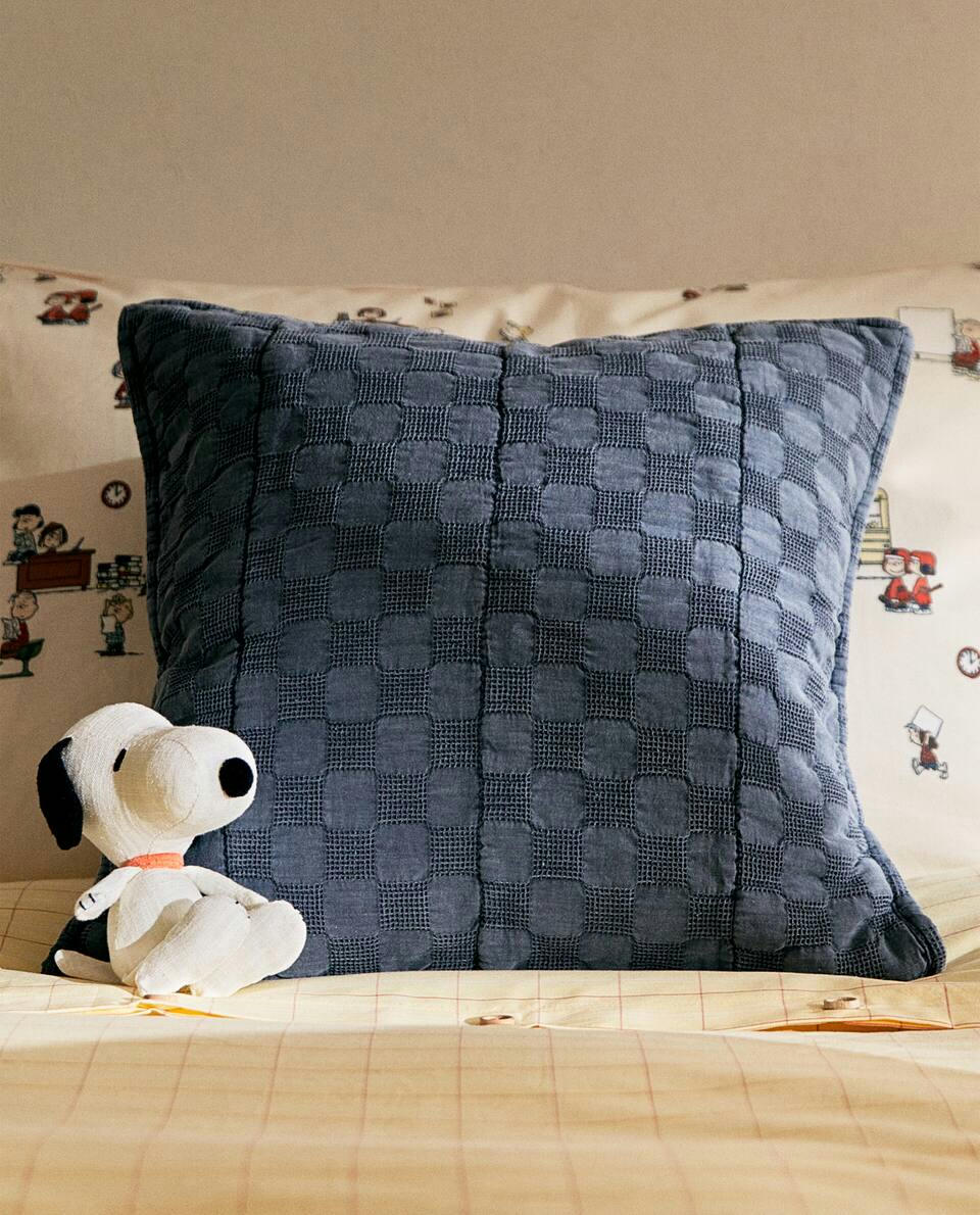 WAFFLE-KNIT CUSHION COVER