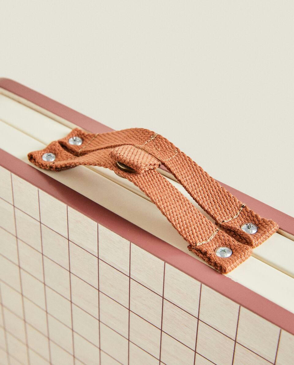 SMALL FOLDABLE TABLE CASE