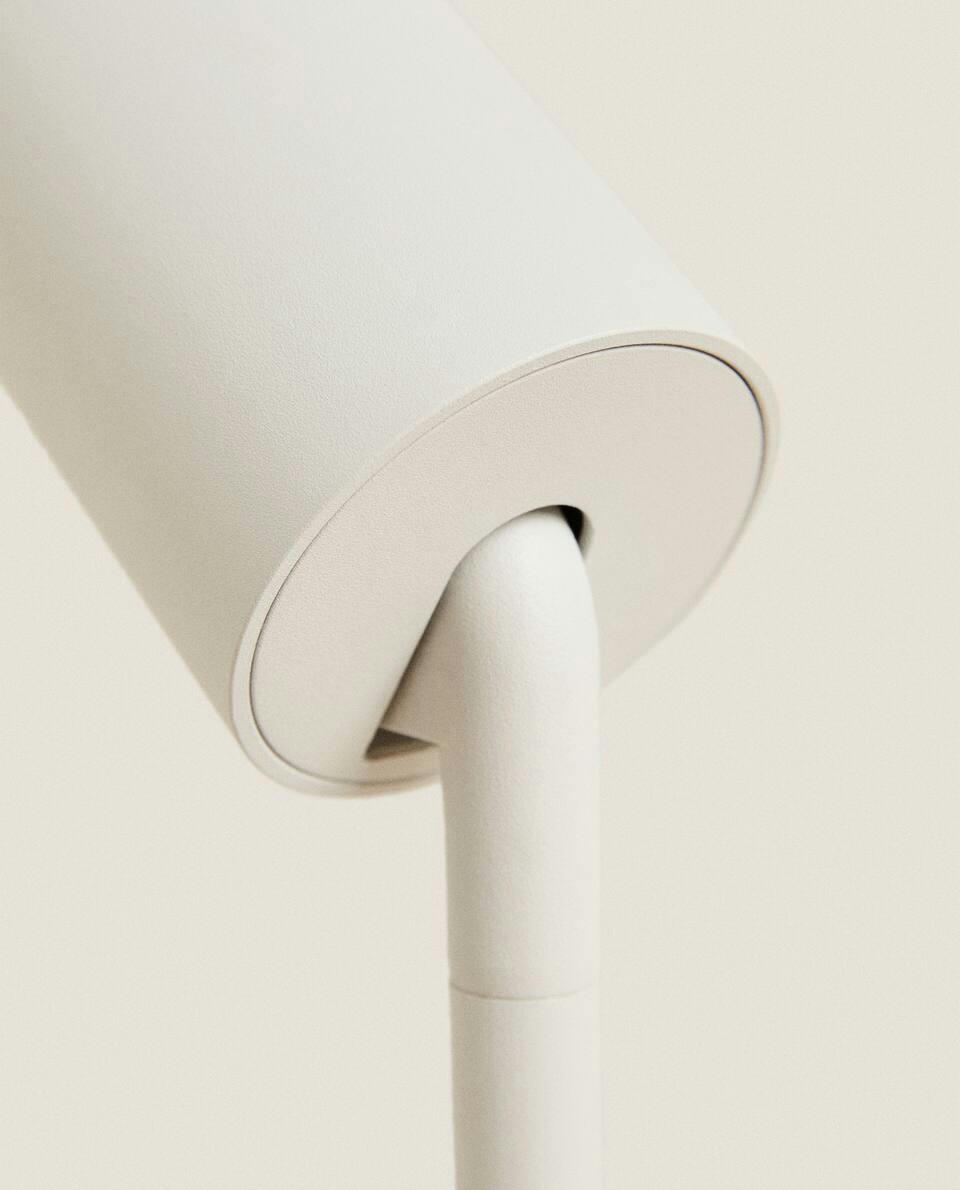 ADJUSTABLE WALL LAMP