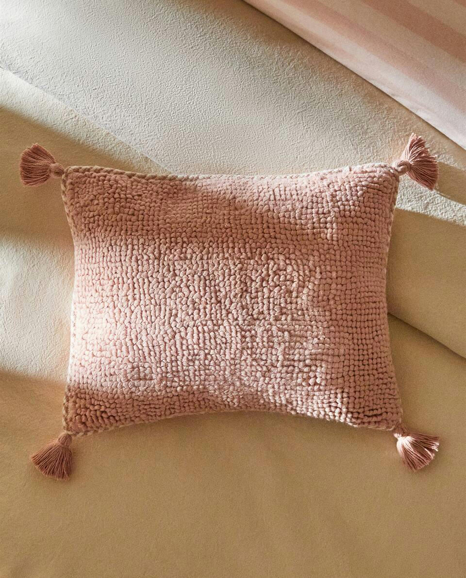 TASSEL CUSHION COVER