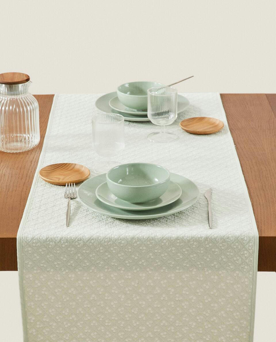 COTTON TABLE RUNNER WITH CHERRY DETAIL