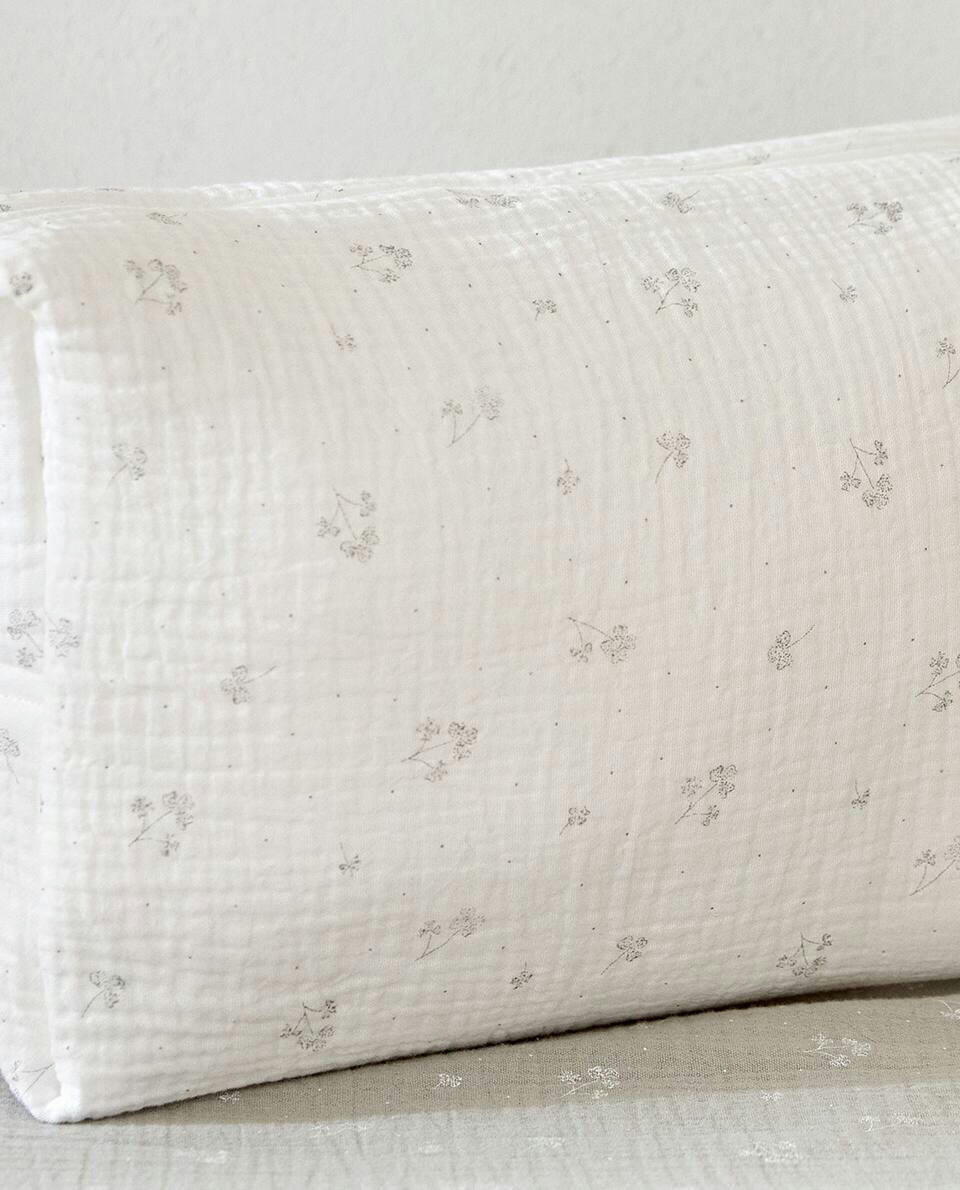 COTTON MUSLIN CLOVER TOILETRY BAG