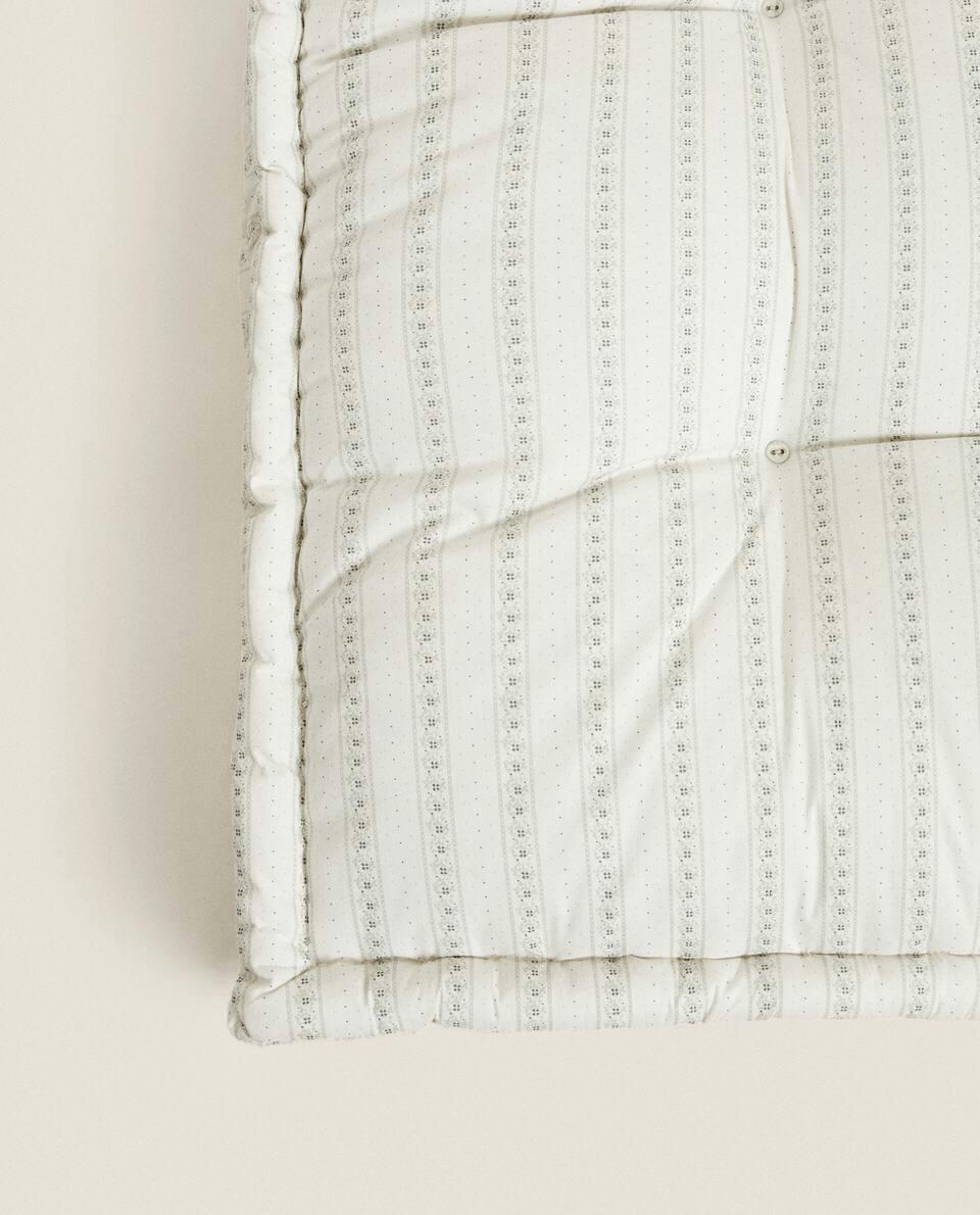 STRIPED FLOOR CUSHION