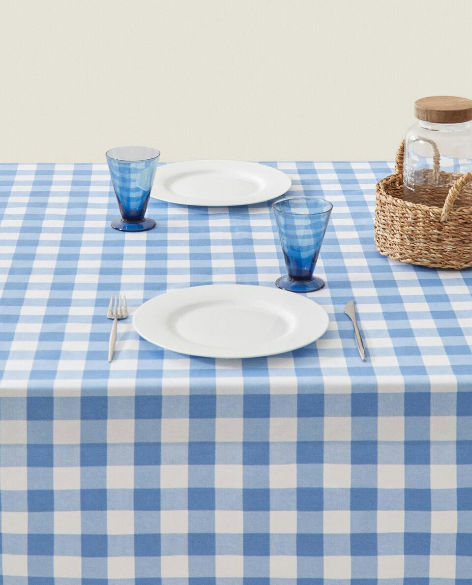 RESIN CHECKED TABLECLOTH