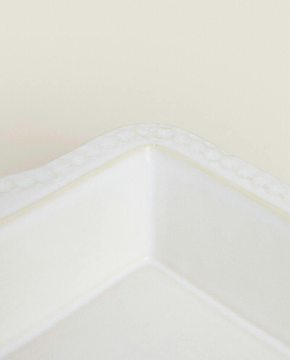 CHRISTMAS SNOWFLAKE STONEWARE SERVING DISH