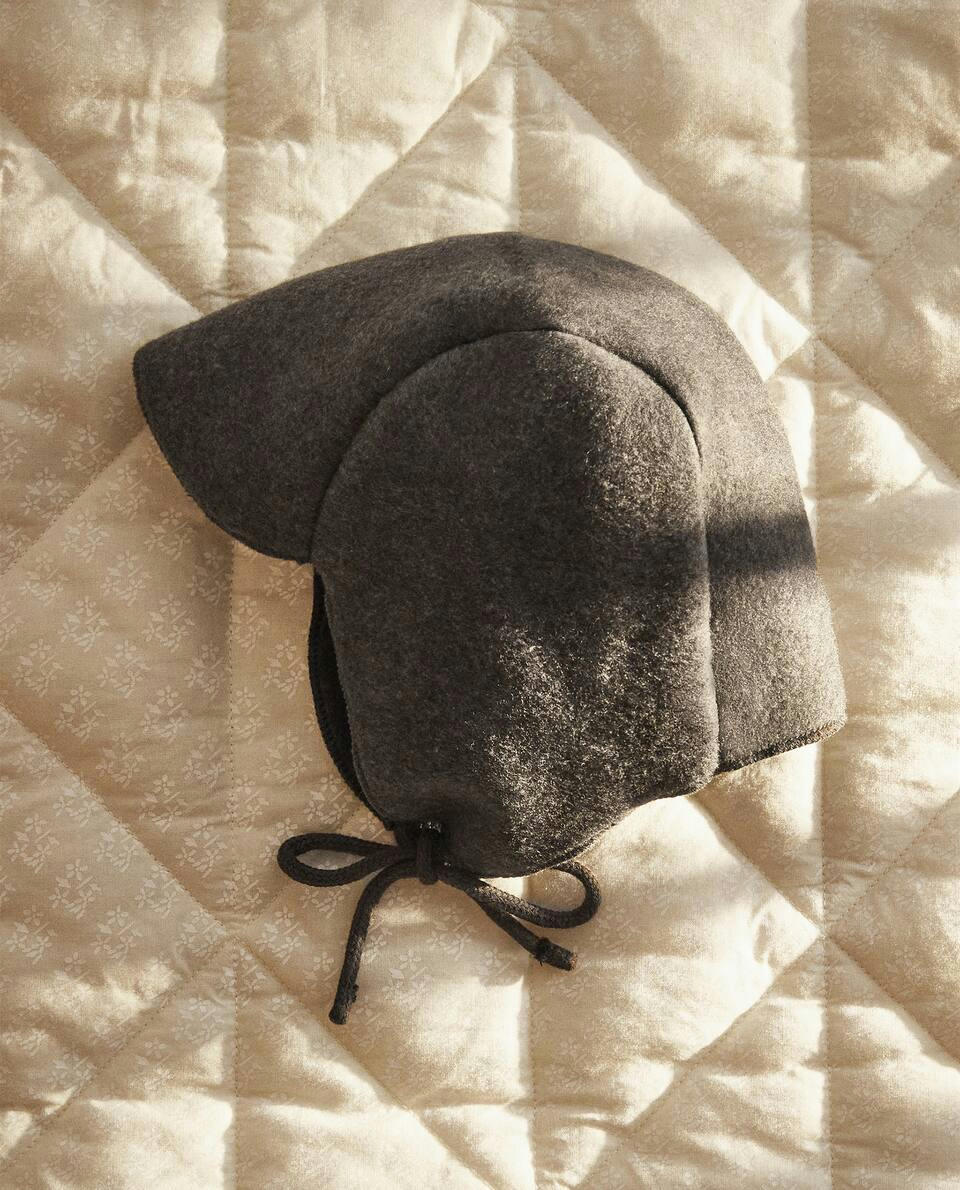 GREY FLEECE BONNET