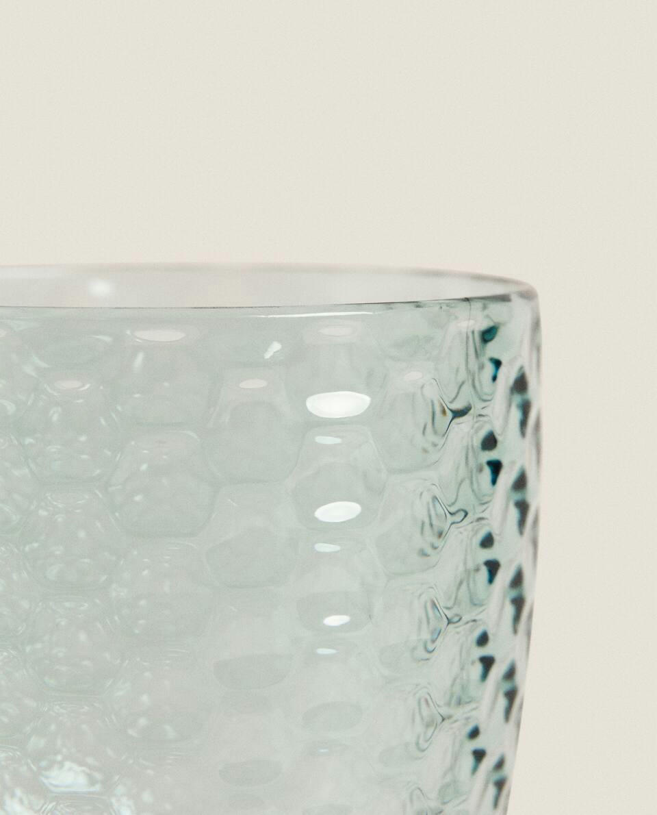 RAISED HONEYCOMB DESIGN GLASS