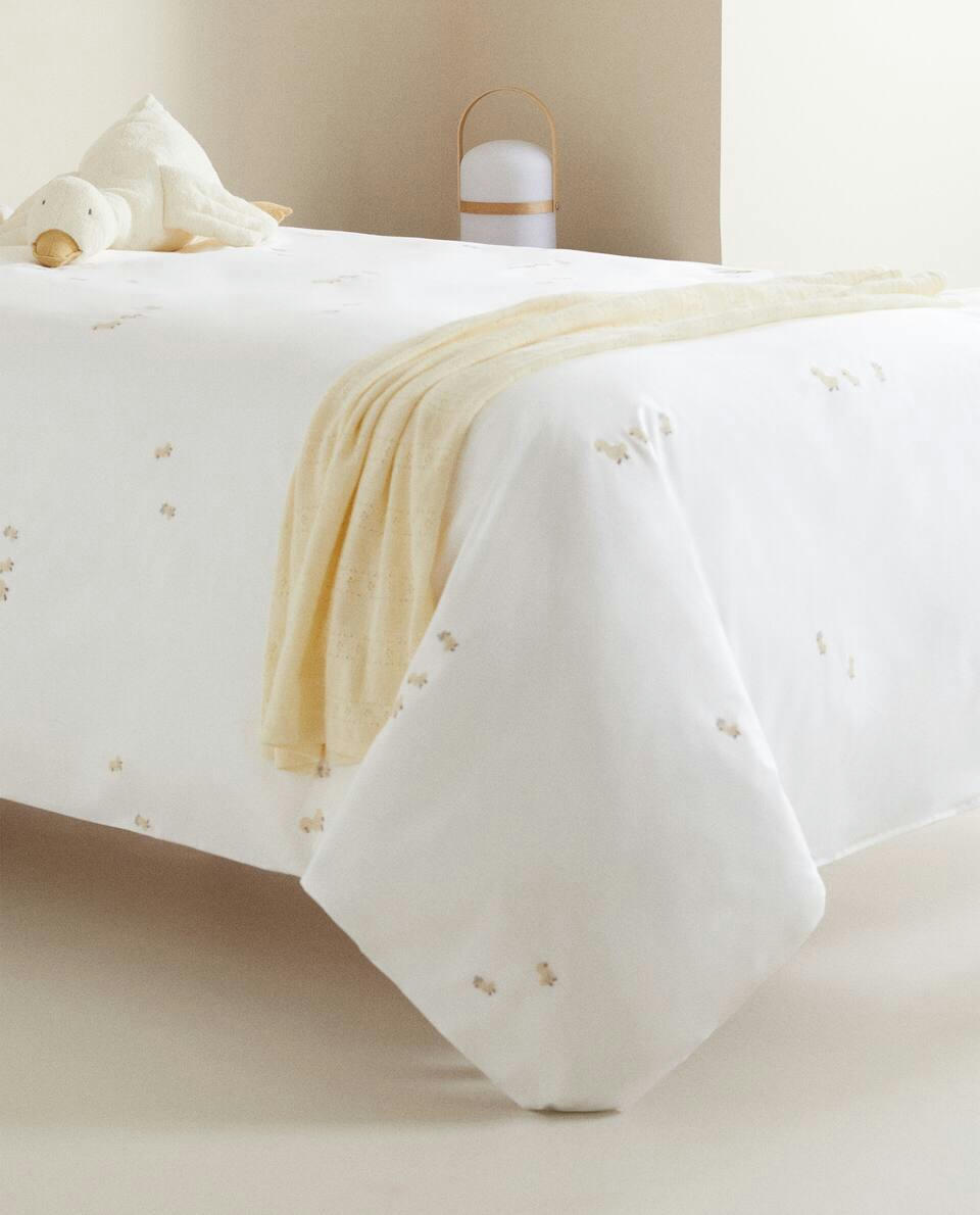 EMBROIDERED DUVET COVER