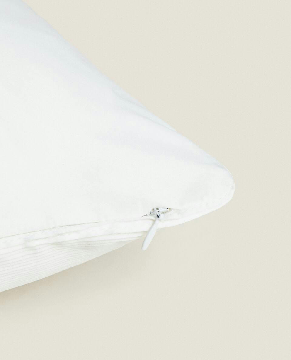 PLEATED CUSHION COVER