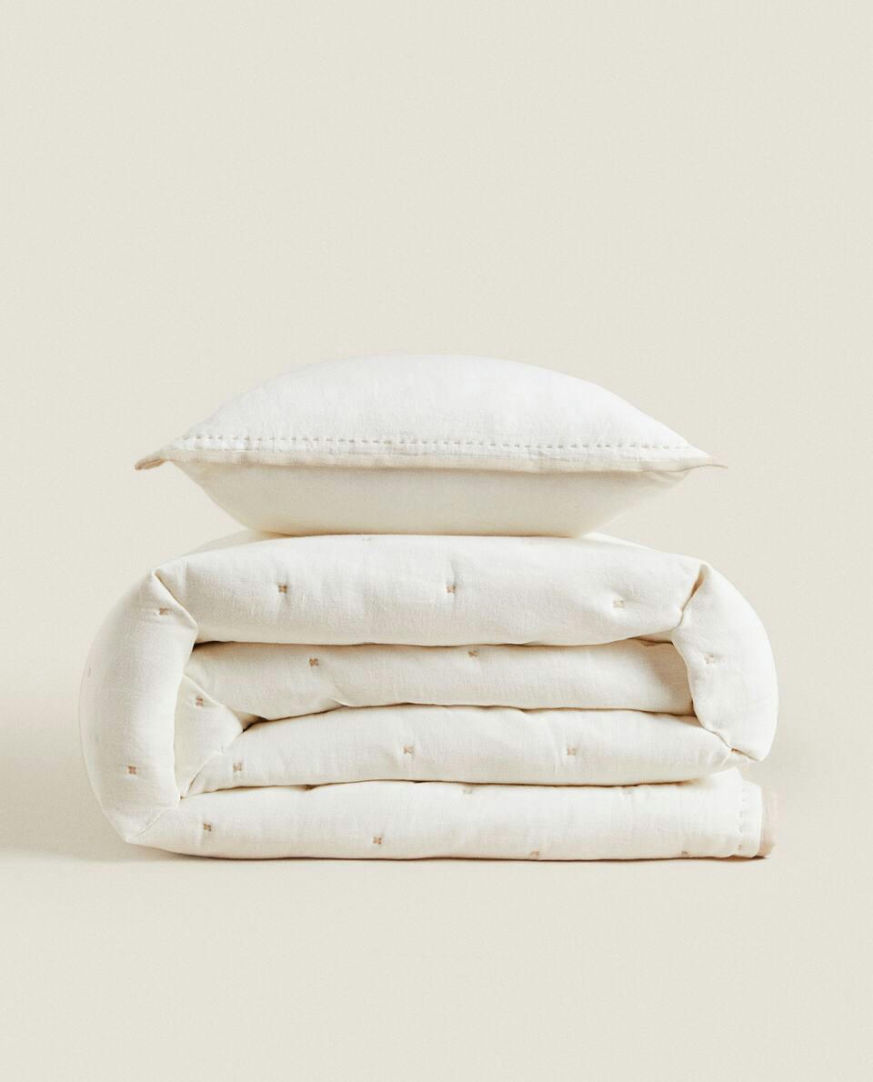 QUILT WITH CONTRAST BORDER