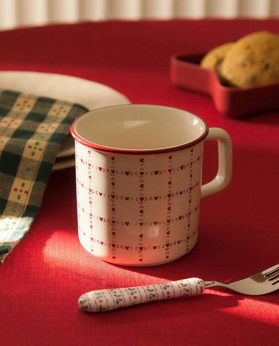 CHRISTMAS CHILDREN’S STONEWARE MUG WITH HEARTS