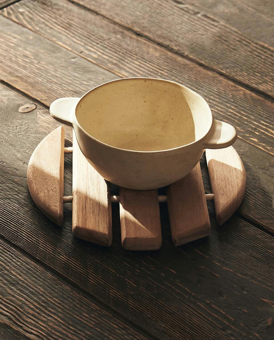 WOODEN TRIVET