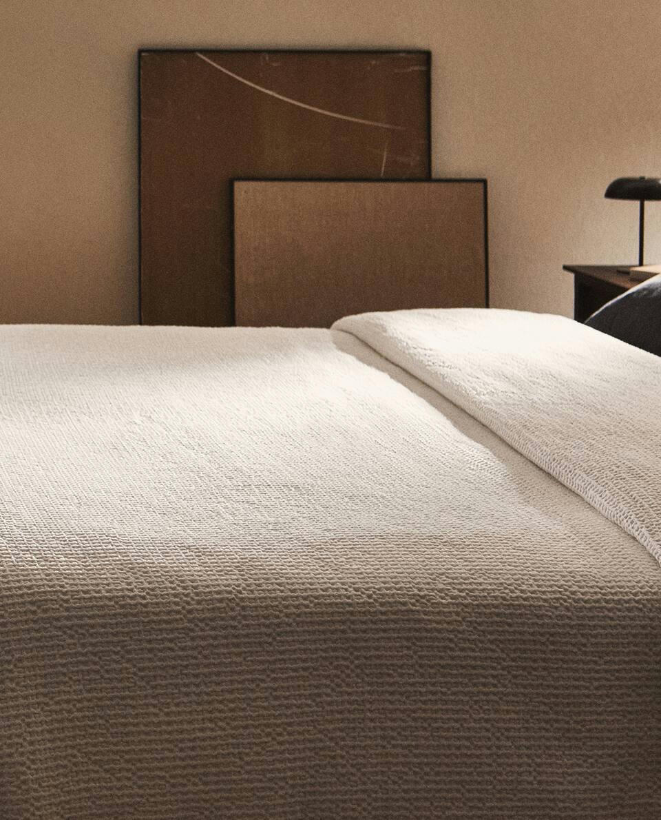 WAFFLE KNIT BEDSPREAD