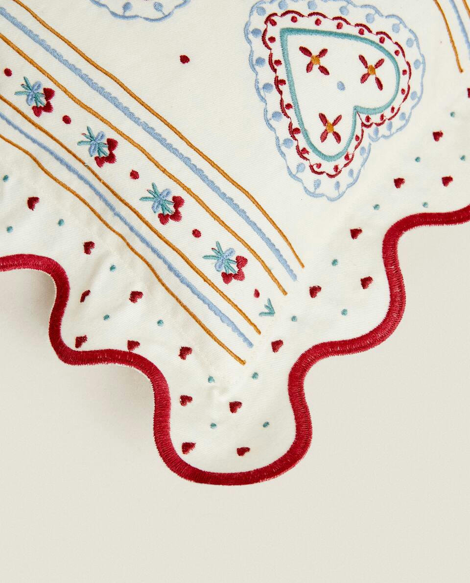 CHILDREN'S CHRISTMAS HEARTS COTTON CUSHION COVER