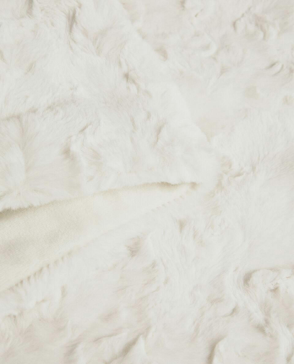 FAUX FUR BLANKET