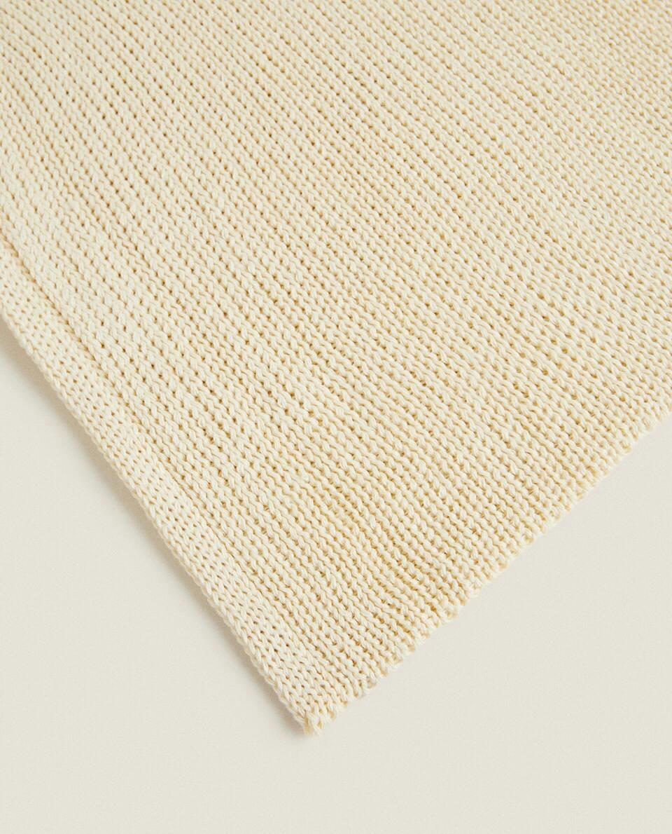 KNIT BLANKET