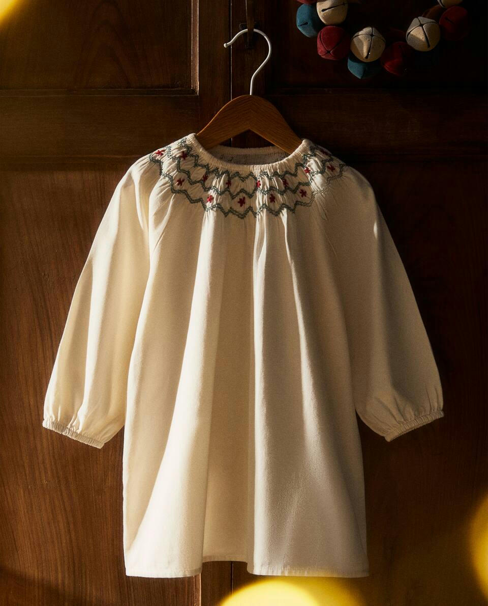 CHILDREN’S CHRISTMAS NIGHTDRESS WITH EMBROIDERED COLLAR