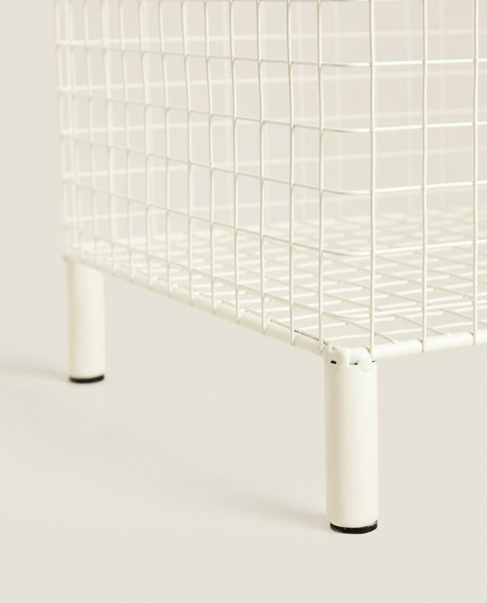 METAL CHEST WITH LID