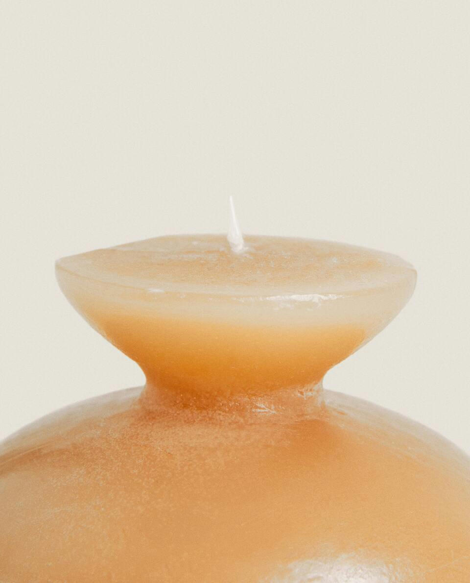 JUG-SHAPED CANDLE