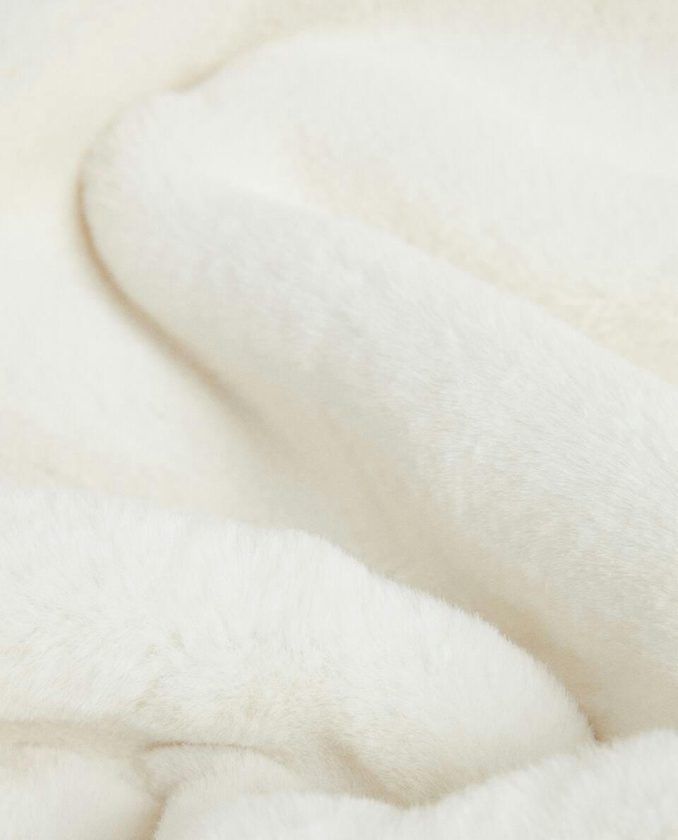 XL PLAIN FAUX FUR BLANKET
