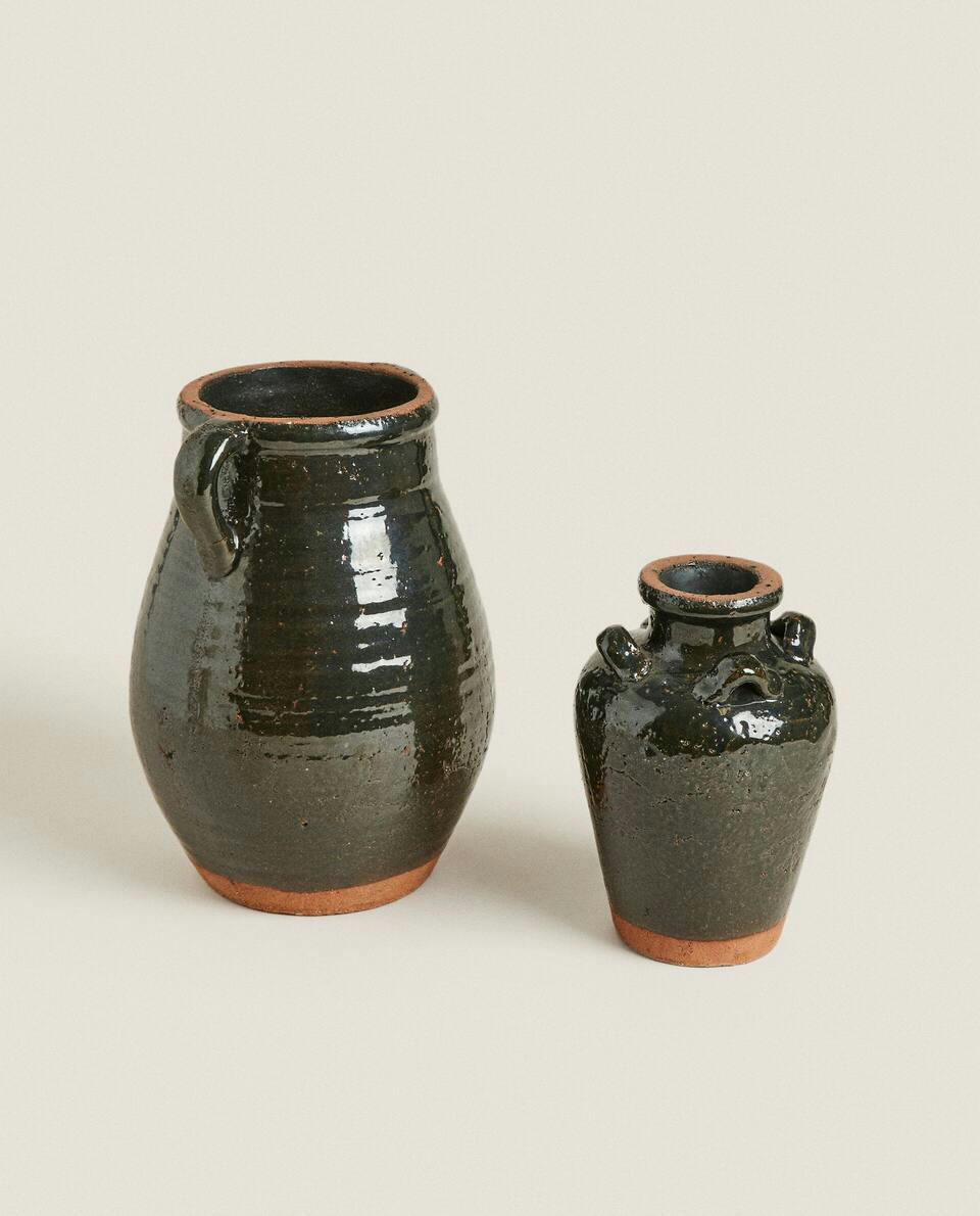 CERAMIC VASE WITH HANDLES