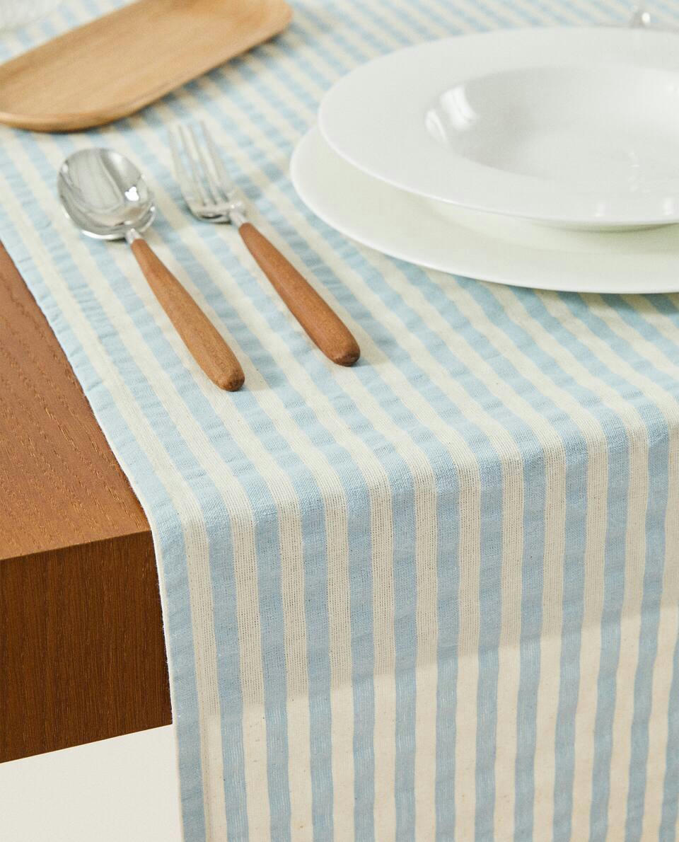 STRIPED TABLE RUNNER