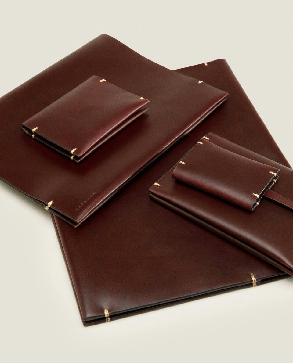 LEATHER TABLET CASE WITH TOPSTITCHING DETAIL