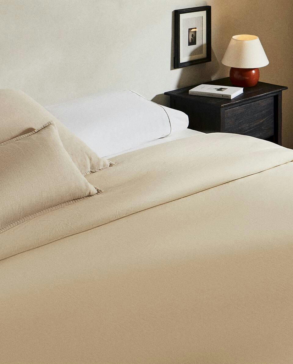 DOUBLE TOPSTITCHED DUVET COVER