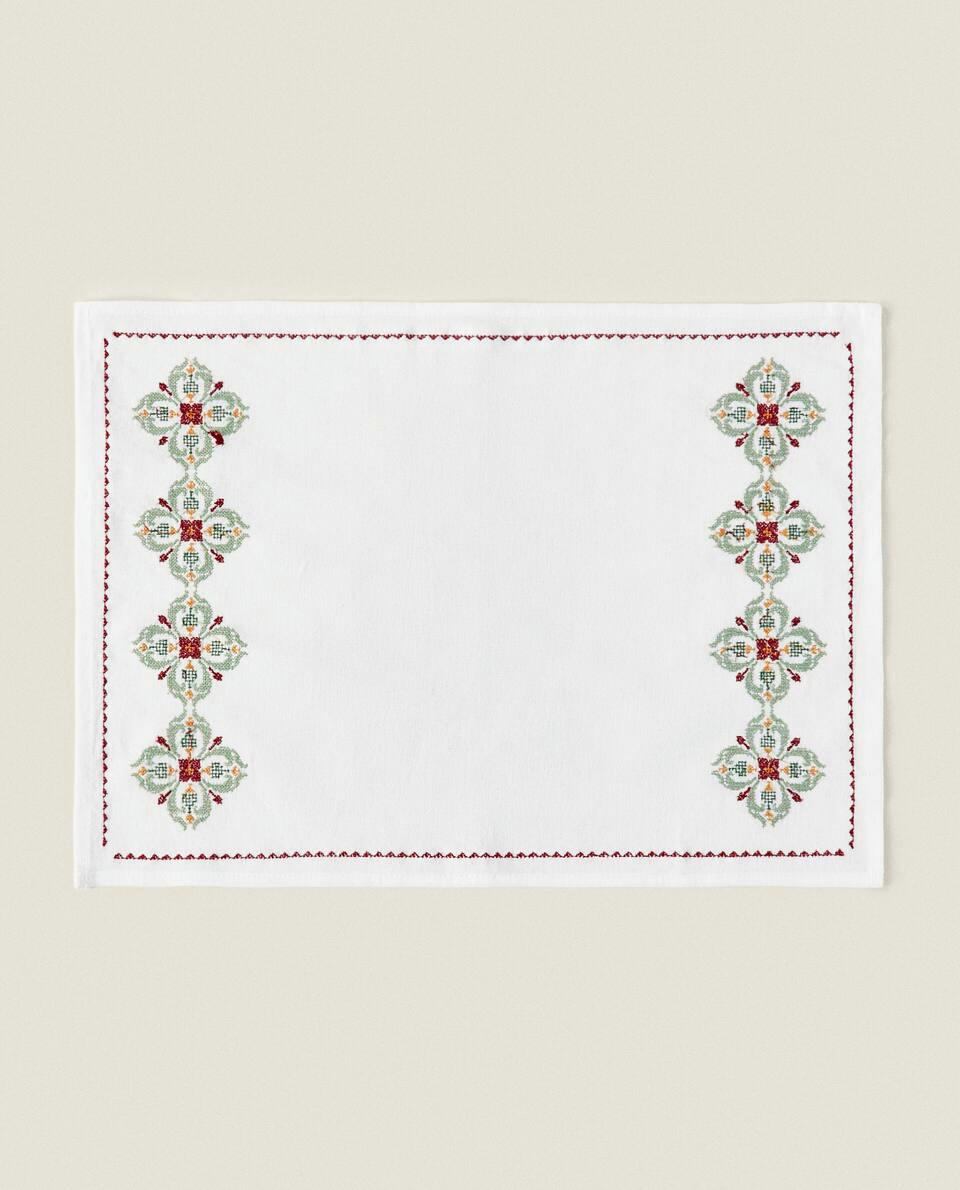 EMBROIDERED COTTON LINEN PLACEMAT
