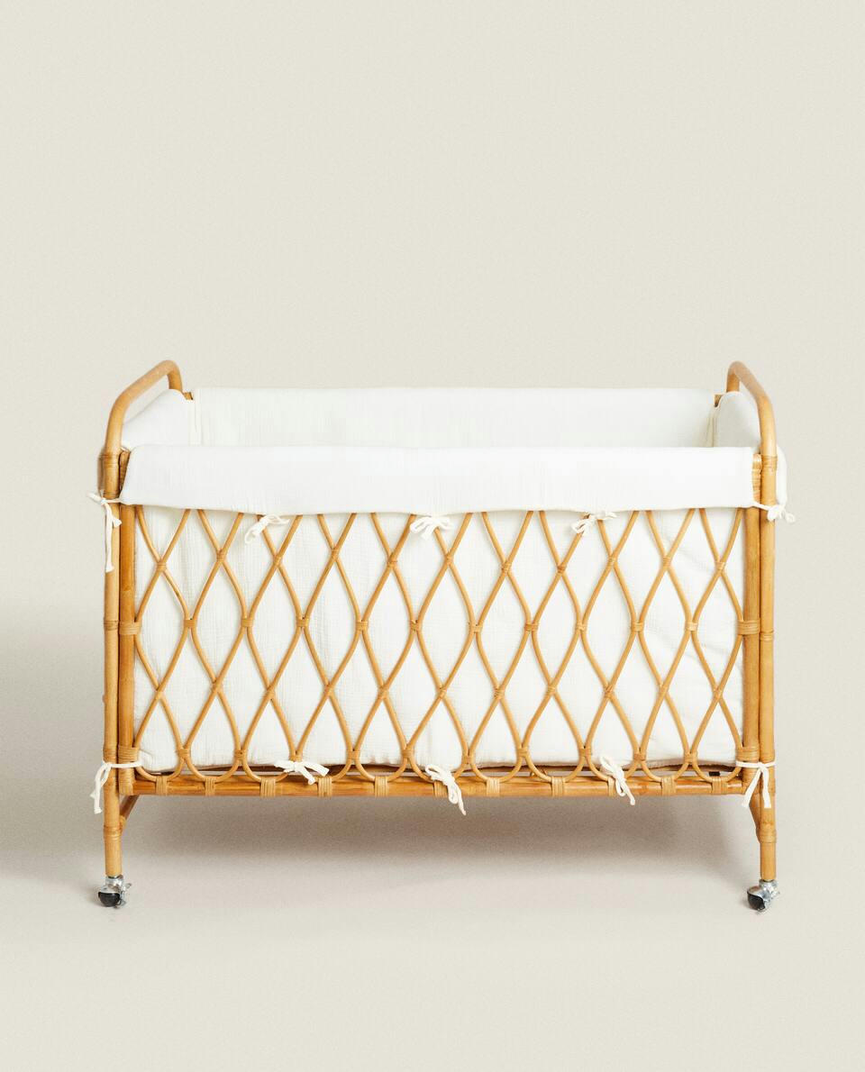 RATTAN COT